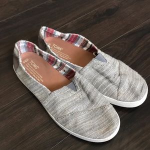 Grey Toms